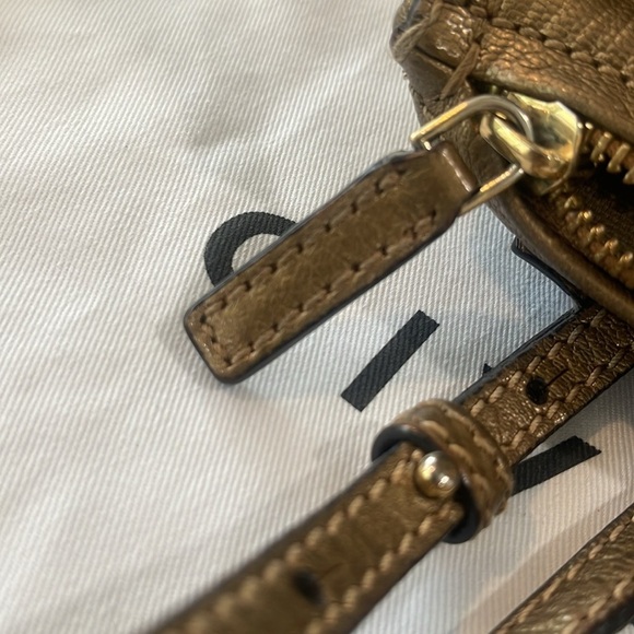 Givenchy Pandora Mini crossbody bag golden brown - Picture 17 of 17